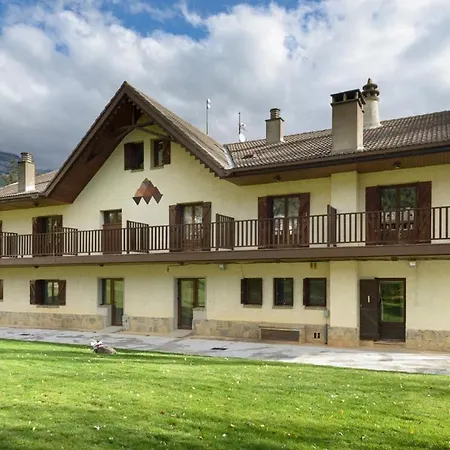 Villanua-edificio Collaradeta- Hostal