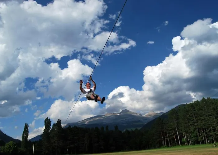 Villanua-edificio Collaradeta- Villanúa