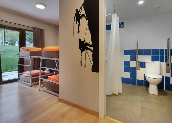 Albergue Villanua-edificio Collaradeta-