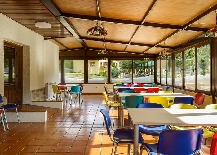 Villanua-edificio Collaradeta- Albergue Villanúa